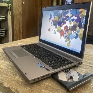 15.6" HP Elitebook 8560/70p Series Laptop Windows 7 64 Bit i3 2ghz 4gb 250gb DVDRW Serial Port